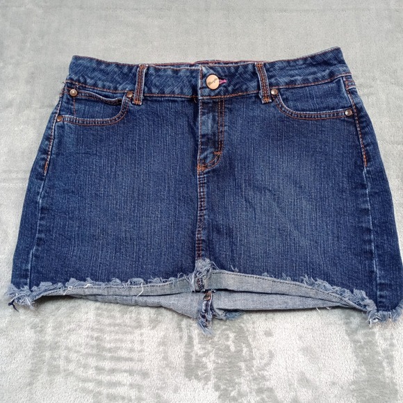 Wrangler Premium Patch Denim Jean Skirt Womens Sz 9 Distressed Mini A Line Short - Picture 1 of 9